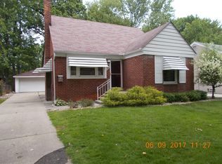 20621 Damman St, Harper Woods, MI 48225