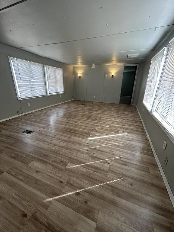 5 Wilmont Cir N — Photo 1