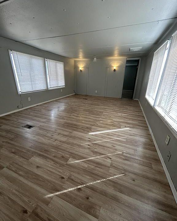 1st image of 5 Wilmont Cir N