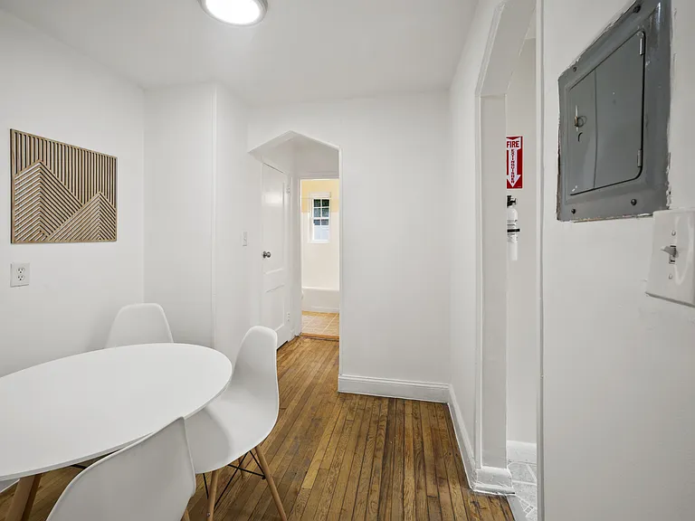 30 Danbury St SE #1 — Photo 31