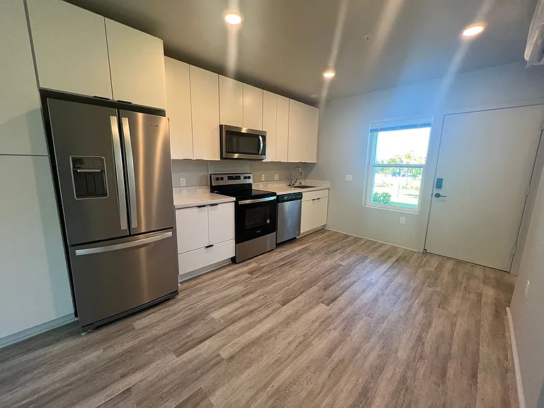 91-3575 Kamolehonua St #1405 — Photo 2