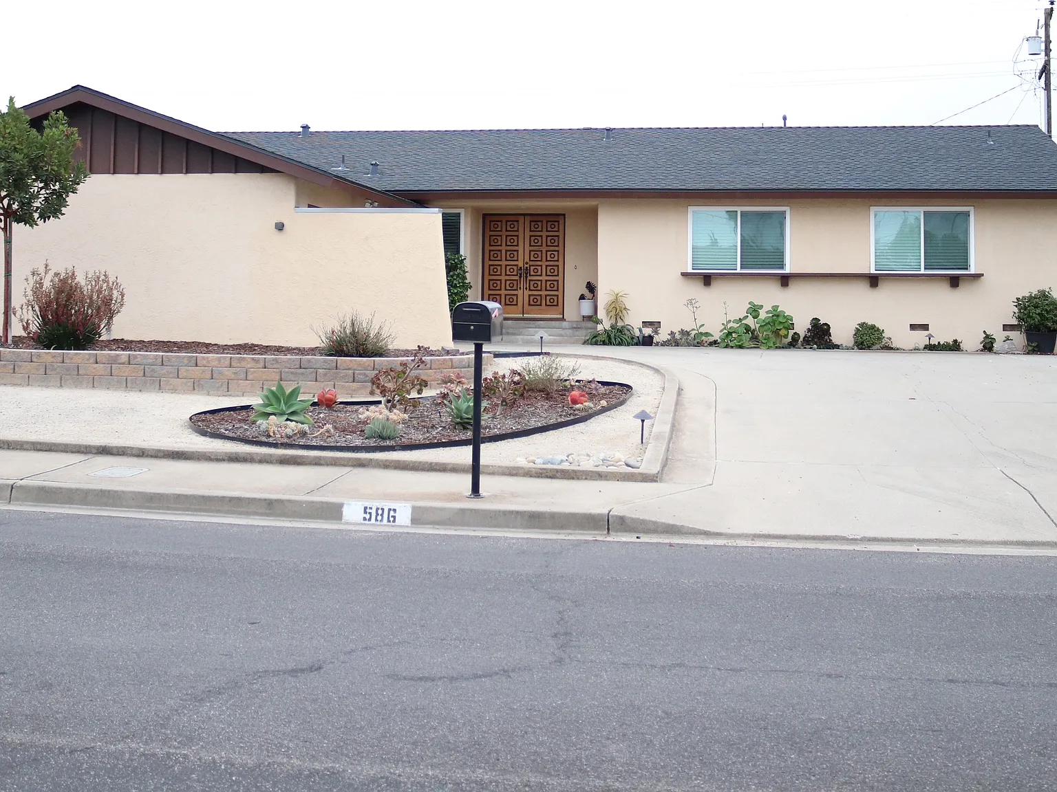 4 bed, 1829 sqft, $4,200 — Photo 1