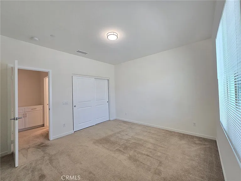 2679 E Penelope Ln — Photo 9