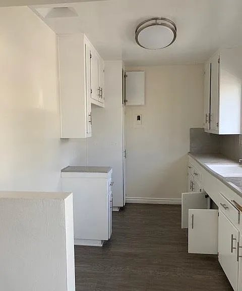 11718 Victoria Ave #1 — Photo 6