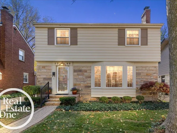 1769 Newcastle Rd, Grosse Pointe Woods, MI 48236