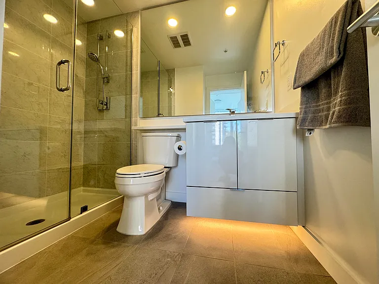 555 Sydney Ave — Photo 2