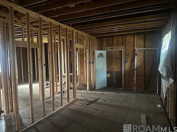4th image of 3070 Hiawatha St