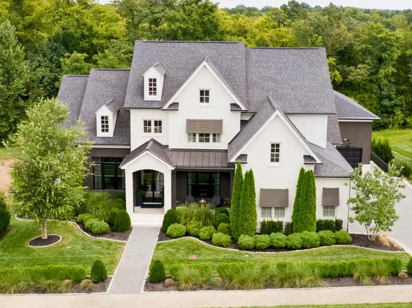 7053 Lanceleaf Dr, College Grove, TN 37046