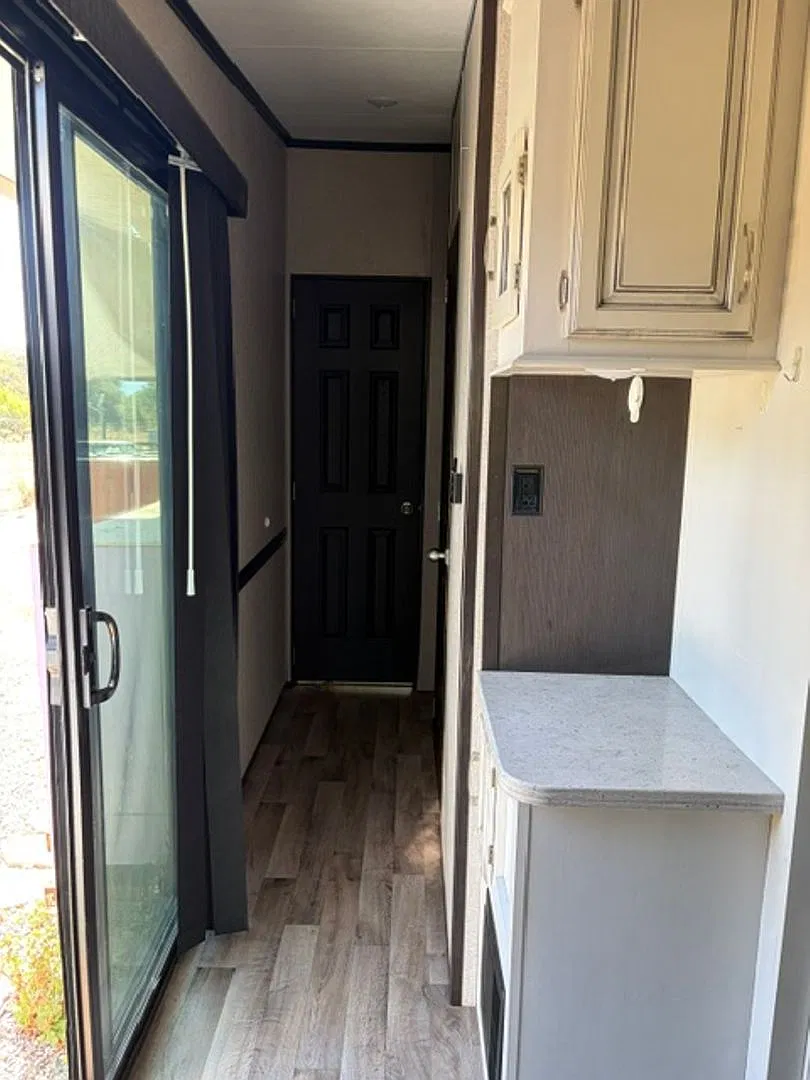 10845 Foothill Ave. — Photo 4