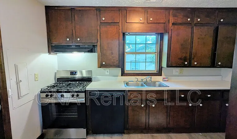 104 E Acres Dr SE — Photo 7