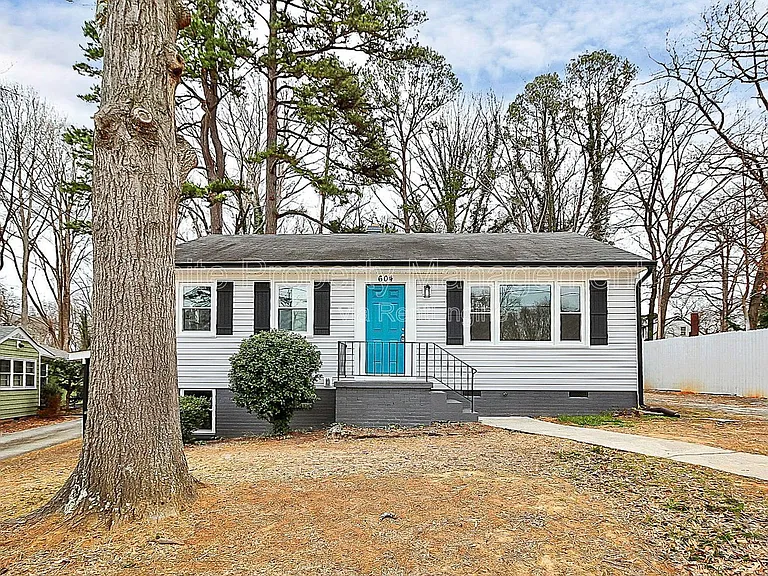 604 Westwood Cir — Photo 1