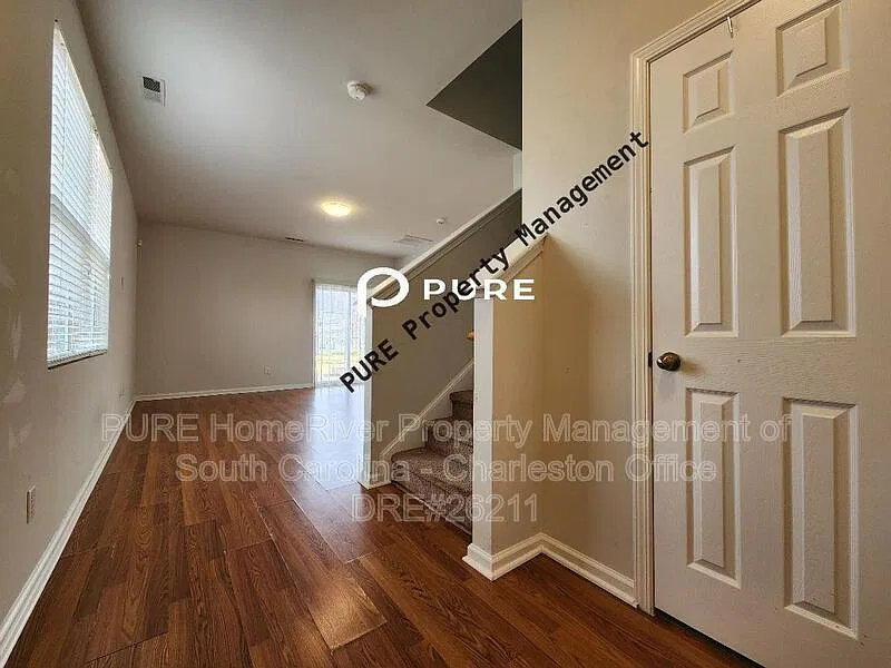 3 bed, 2.5 bath, 1680 sqft, $2,099 — Photo 3
