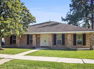 2128 Glouster St, Gretna, LA 70056