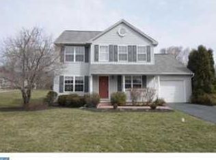 4009 Fox Mill Dr, Upper Chichester, PA 19061