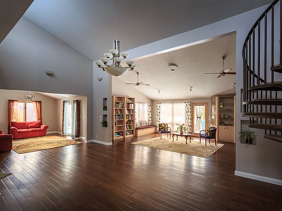 2nd image of 2565 Deborah Dr