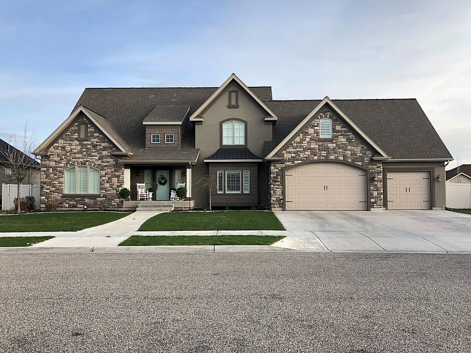 1st image of 189 Stillwater Dr