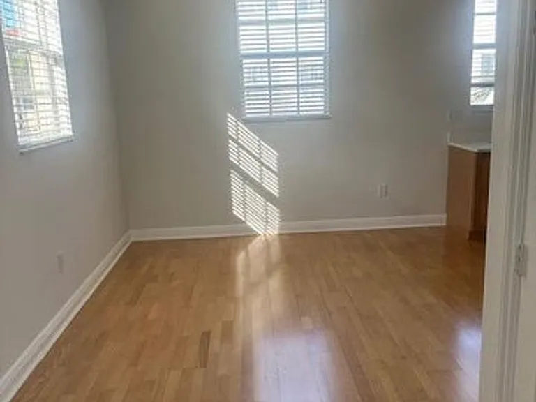 2502 N Dixie Hwy #49 — Photo 2