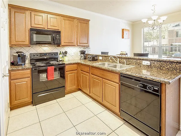 103 Forest Dr — Photo 4