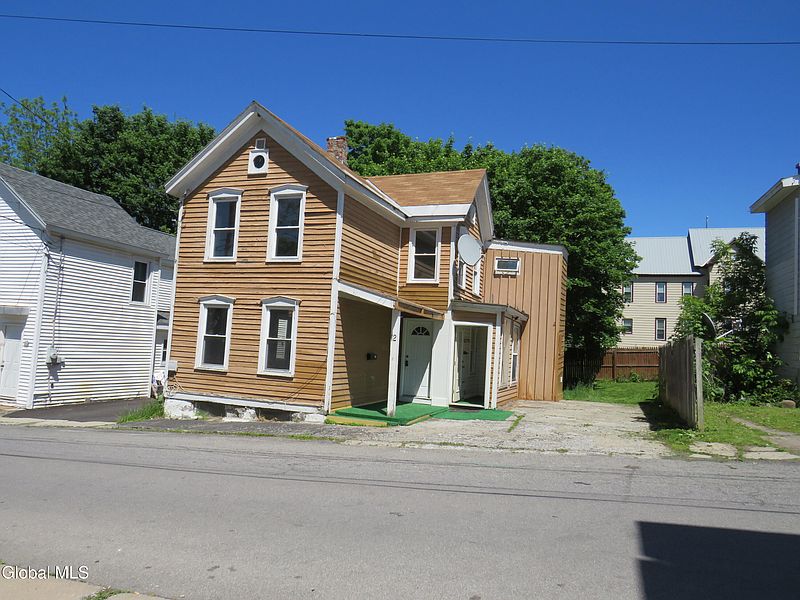 2nd image of 12 Glebe Street