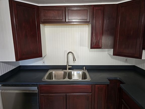 4th image of 4304 Race St