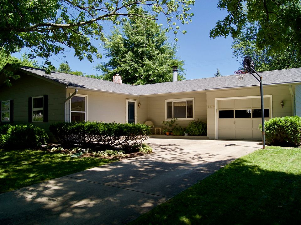 1st image of 2220 Delaware Dr
