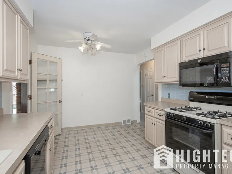 6528 S Canterbury Rd — Photo 22