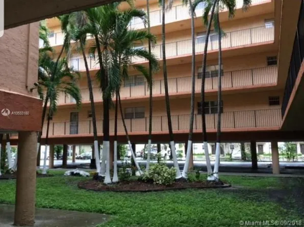 1990 W 56th St APT 1320, Hialeah, FL 33012
