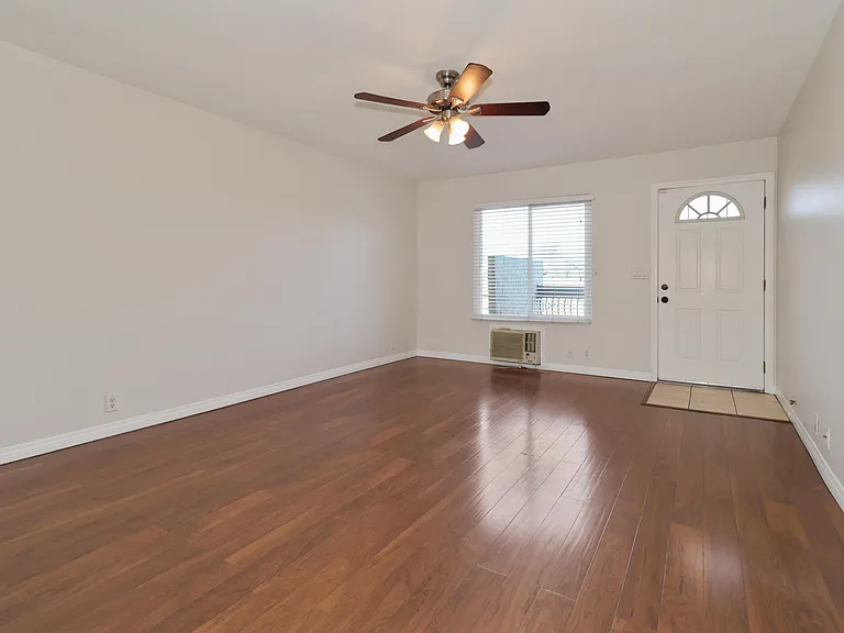 1160 E Washington Ave #3 — Photo 26