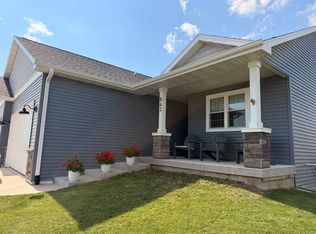 642 Locust Ln, Evansville, WI 53536