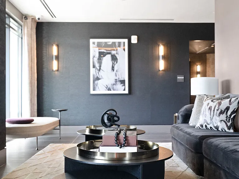 Madison West Elm — Photo 31