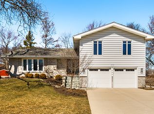 21W470 Monticello Rd, Glen Ellyn, IL 60137