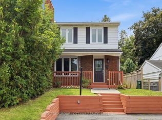 178 McClellan Rd, Ottawa, ON K2H5W1