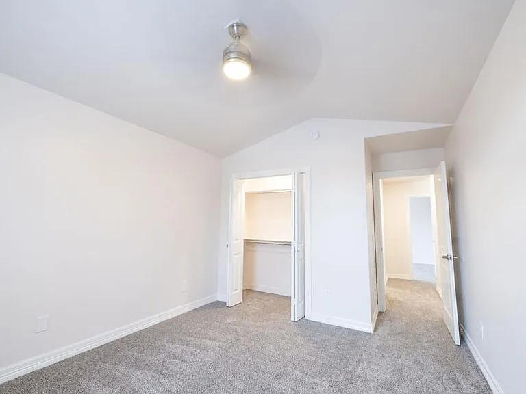 15th Place Townhomes — Photo 29