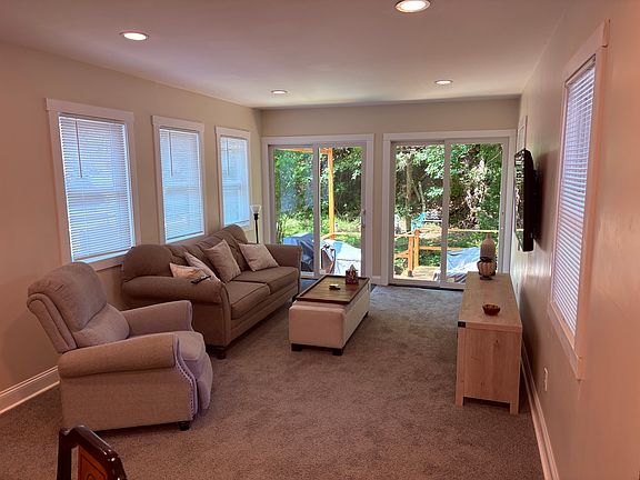 4th image of 610 Thorn Hollow Rd