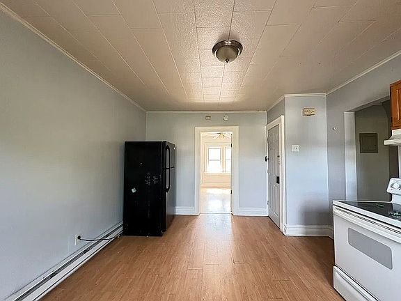 3rd image of 133 Isabella Ave