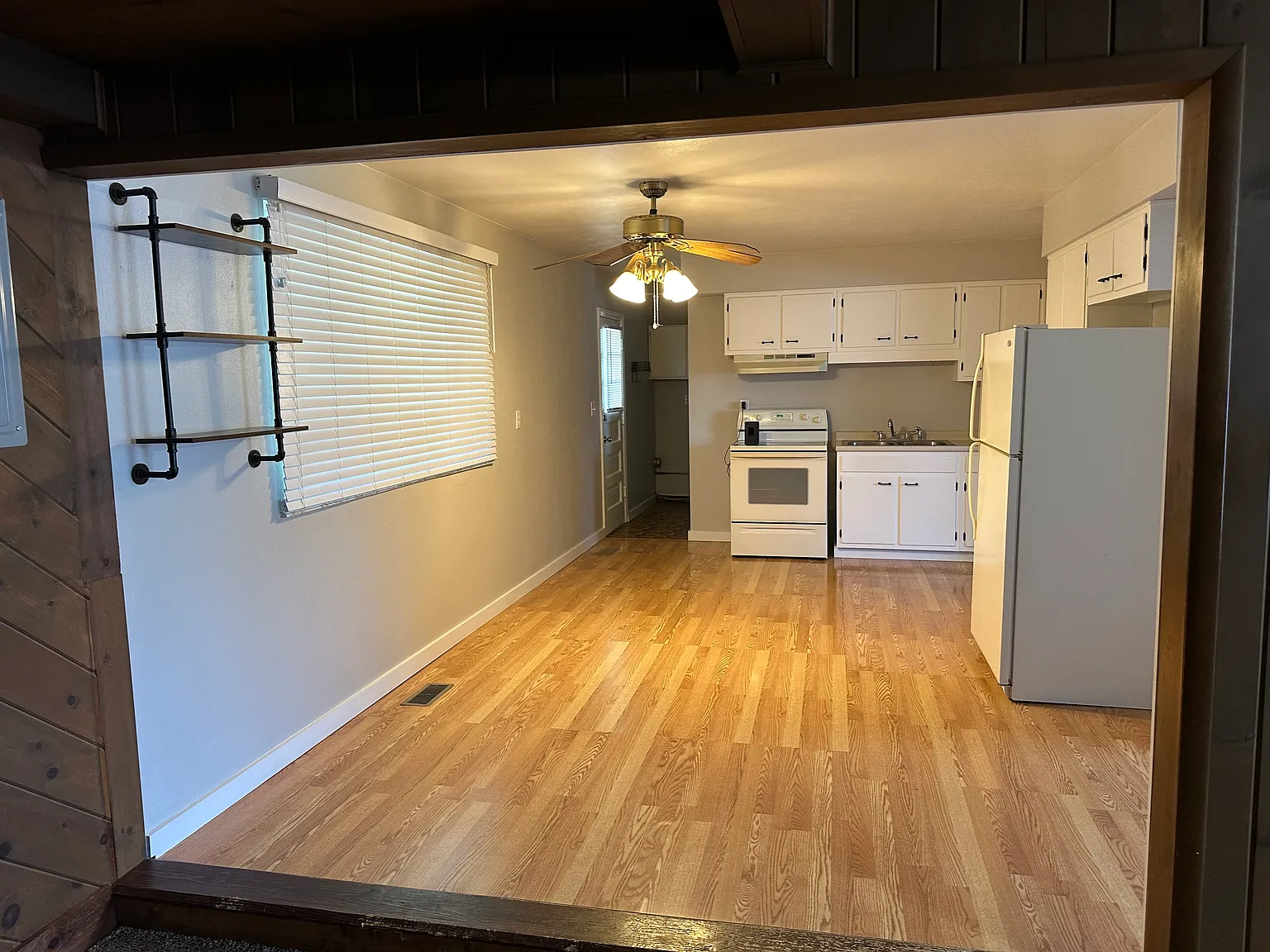 3 bed, 1323 sqft, $1,900 — Photo 4