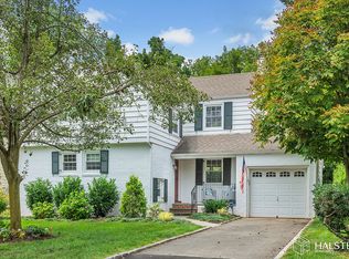 132 Squire Hill Rd, Montclair, NJ 07043