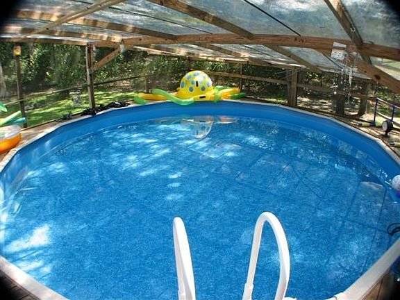 swim pool w/uv enclosure