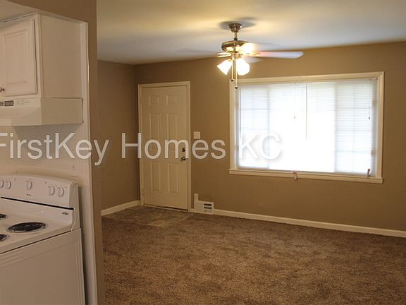 2nd image of 7113 E 111th St