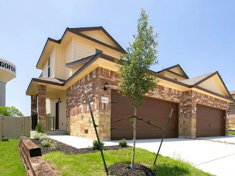 238 Samuel Dr — Photo 2