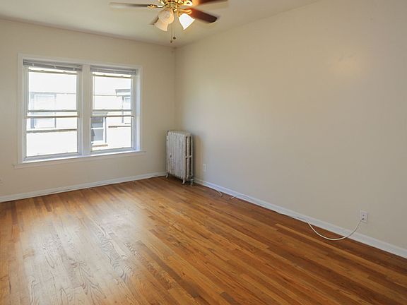 2nd image of 3913 N Pine Grove Ave #2W