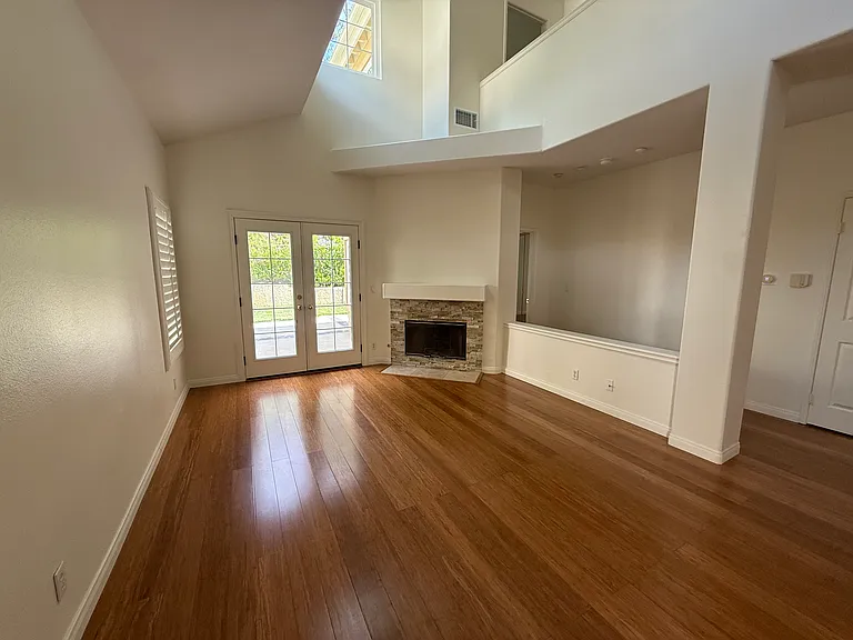 5615 Roundtree Pl — Photo 4