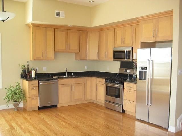 2nd image of 2146 Carlmont Dr