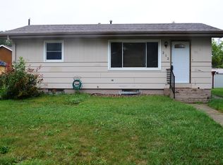 212 S Elm St, Lennox, SD 57039