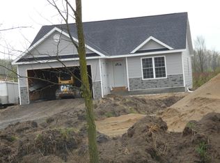 6408 McKinley Rd, Cottrellville, MI 48039