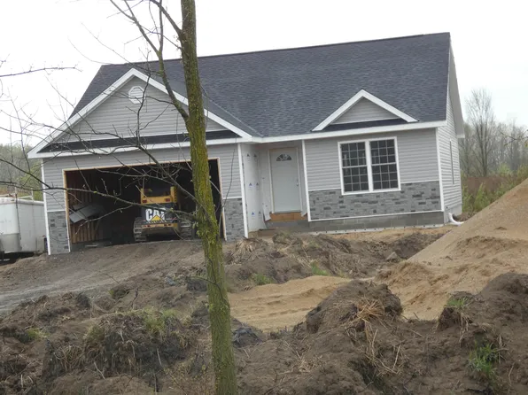 6408 McKinley Rd, Cottrellville, MI 48039