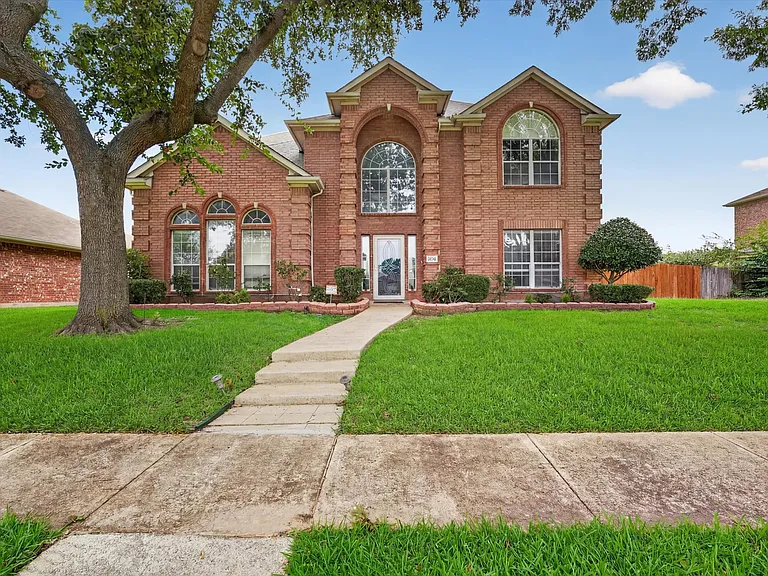 3113 Lochaven Dr — Photo 1