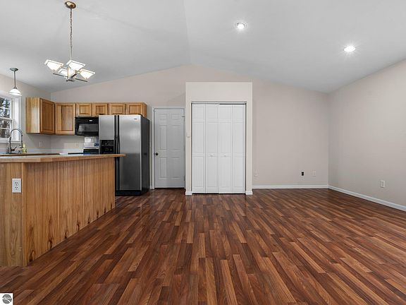 4th image of 10077 Betsie Creek Dr