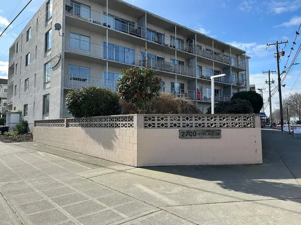 2700 Alki Ave SW #403, Seattle, WA 98116
