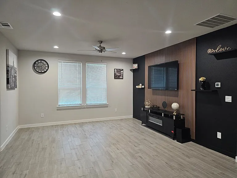 1914 Bear Dr — Photo 5